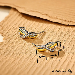 Orecchini a croce in metallo placcato bicolore, gioielli da donna alla moda e popolari - Product Image 3