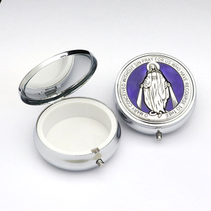 Elegante Scatola Regalo in Metallo per Comunione con Rosario di San Benedetto e Design Stampato per <span class=keywords><strong>Presentazione</strong></span> - Product Image 4