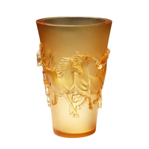 Jarrón de cristal artesanal Amber Horse Relief Pate De Verre para decoración del hogar y elegantes arreglos florales - Product Image 4