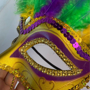 Máscara de Carnaval HLC Nueva, Media Cara, Verde, Morada y Dorada, con Plumas, para Carnaval, Venecia, Mascarada, Desfile de Nueva Orleans - Product Image 4