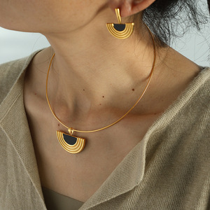 Geometric Earring And Necklace <b>Set</b> For Women <b>Gold</b> Zinc Alloy Fashion Jewelry <b>Set</b> - Product Image 1