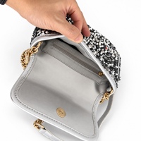 Pochette d'épaule scintillante à paillettes, sac à chaîne étoile métallique avec rembourrage en cuir pour femmes, idéal pour festivals, clubs et bals de promo