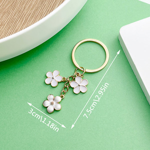 White Floral Alloy <b>Keychain</b> Round Fashion Jewelry Accessory For DIY Gifts ER569 - Product Image 3