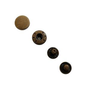 <span class=keywords><strong>Gros</strong></span> <span class=keywords><strong>bouton</strong></span> <span class=keywords><strong>pression</strong></span> en laiton de 17mm <span class=keywords><strong>Bouton</strong></span> <span class=keywords><strong>pression</strong></span> à ressort <span class=keywords><strong>Bouton</strong></span> <span class=keywords><strong>pression</strong></span> en laiton de couleur nickel brillant <span class=keywords><strong>pour</strong></span> <span class=keywords><strong>manteau</strong></span> - Product Image 1