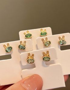 Xinfly Au750 Joyería Fina Diaria Clásica, Pendientes de Oro Puro de 18k con Turmalina Verde Menta en Forma de Conejo con Lazo, Lindos Pendientes de Animales - Product Image 2