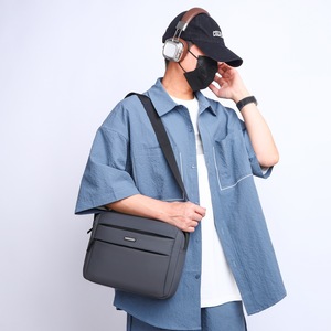 Sac bandoulière unisexe décontracté en tissu Oxford, étanche avec fermeture éclair, sac messager portable, sac à main multi-compartiments pour l'extérieur avec rangement pour téléphone - Product Image 4