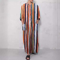 Nouvelle robe musulmane tendance, vêtements arabes modernes pour hommes, coupe ample et ajustée, manches courtes rayées, disponible en stock, Moyen-Orient.