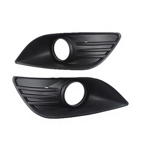 Kit de Carrocería para Ford Focus 09 Sedán con Biseles de Faros Antiniebla Pintados Izquierdo DM59R19953CAW Derecho DM59R19952CAW - Product Image 3
