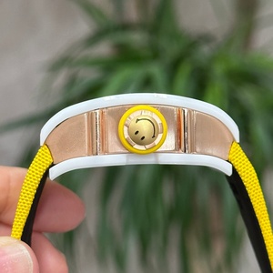 นาฬิกากลไกจักรกลสำหรับผู้ชายทูร์บิญองเซรามิกสีเหลืองสดใสระดับไฮเอนด์ - Product Image 2