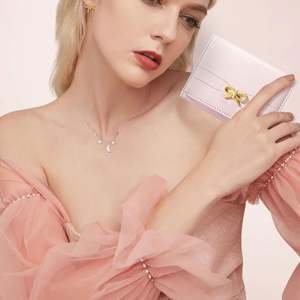 Portefeuille mini style Coquette avec nœud en métal doré, en cuir PU souple pour ranger l'argent, les cartes et les photos au quotidien - Product Image 4