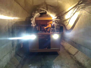 Camion malaxeur à béton autochargeur avec moteur et boîte de vitesses |   Capacité de 1,2 m à 6 m |   Haute efficacité |   Vente directe d'usine - Product Image 2