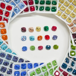 Pegatinas de uñas de cristal con diamantes cuadrados de base plana K9, diamantes de 8mm para collares, pendientes y joyería, diamantes de colores. - Product Image 1