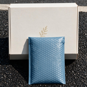 <b>Floral</b> Pattern Rigid Gift <b>Box</b> Rectangle Shape With Handle Four Color Printing Paperboard Liner Custom Logo - Product Image 2