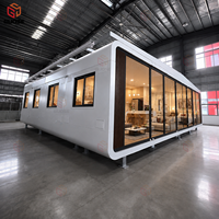 Maison capsule spatiale préfabriquée en acier avec mobilier, cabane Apple à trois étages, design moderne et écologique pour usage commercial et résidentiel