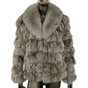 Cappotto Invernale di Lusso per <span class=keywords><strong>Donna</strong></span> in Vera Lana Morbida/Polyester Cotone, Pelliccia Vera Spessa, Tinto in Capo, alla Moda - Product Image 4