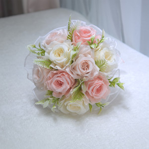 Ramo de Novia de Rosas Artificiales de Tela Estilo Occidental para Bodas y Graduaciones, con Tul y Perlas, para Novias, Venta al por Mayor - Product Image 4