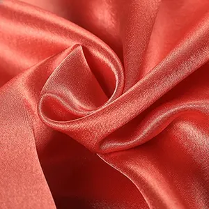 柔软的仿真红色布非洲印花丝织物套装