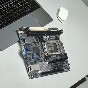 Máy chủ mới bo mạch chủ P13R-I kép <span class=keywords><strong>Intel</strong></span> I210-AT2 Gigabit cổng Ethernet 8-<span class=keywords><strong>core</strong></span> <span class=keywords><strong>Intel</strong></span> <span class=keywords><strong>Xeon</strong></span> E-2400 Series Bộ vi xử lý - Product Image 4