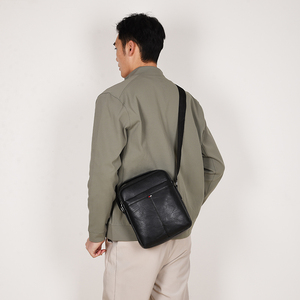 กระเป๋าคาดลำตัวผู้ชายราคาส่ง ดีไซน์วินเทจสุดหรู กระเป๋าสะพายข้างหนัง PU ใส่โทรศัพท์ได้ พร้อมซิปปิด กันน้ำ - Product Image 2