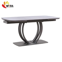 Table extensible à effet marbre gris clair avec plateau en céramique
