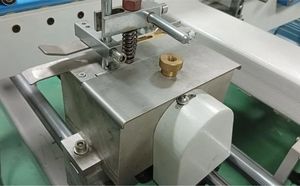 Máquina Plegadora y Encoladora de Cajas de Cartón Corrugado Automática y Económica, Controlada por PLC 3A 800A-2, 380V, 1 Año de Garantía - Product Image 4