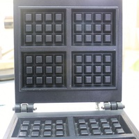 Gaufrier Électrique Rotatif Commercial à 2 Sections en Acier Inoxydable avec Plaques Antiadhésives pour Usage Domestique