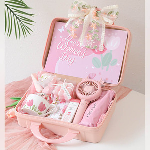 Nuevo estilo <span class=keywords><strong>de</strong></span> recuerdos <span class=keywords><strong>de</strong></span> boda para invitados, caja <span class=keywords><strong>de</strong></span> regalo <span class=keywords><strong>de</strong></span> maleta <span class=keywords><strong>de</strong></span> color rosa para niñas, mejor amigo, juego <span class=keywords><strong>de</strong></span> caja <span class=keywords><strong>de</strong></span> regalo creativa para dama <span class=keywords><strong>de</strong></span> honor - Product Image 4