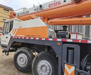 รถเครน Tadano Zoomlion มือถือเครน QY55VF 55ตันรถบรรทุกเครนรุ่นใหม่ล่าสุดพร้อมเครน QY25v QY30v ขนาด50ตันยกของได้สูงสุด - Product Image 6