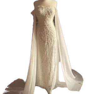 Robe de mariée sirène moderne S3689L 2026 à col en V et dos nu, longueur ras du sol, en tissu respirant 100 % polyester avec dentelle - Product Image 1