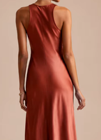 Vestido Midi Halter Sin Mangas con Cuello Alto en Satén Brillante Rojo Óxido, Novedad de Verano, Superventas en EE. UU. y Australia