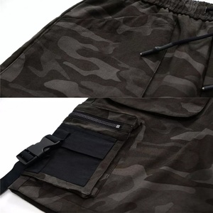 Shorts cargo baggy décontractés pour hommes avec sangle latérale, boucle, poche zippée, multi-poches, personnalisables - Product Image 2