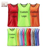 Gilet d'entraînement en maille de sport personnalisable bavoirs de mêlée réversibles pour le football et le basket-ball uniformes de football OEM