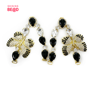 Nouvelles chaînes de sandales tongs pour femmes 2025, ornées de strass, pour l'été et la <span class=keywords><strong>plage</strong></span>, avec décorations métalliques cousues à la main et lanières en alliage - Product Image 6