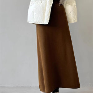 Nuova <span class=keywords><strong>Gonna</strong></span> Invernale 2024 <span class=keywords><strong>in</strong></span> <span class=keywords><strong>Maglia</strong></span> Spessa e Calda, Stile Coreano a Vita Alta, Snellente, Versatile ed Elegante, <span class=keywords><strong>Gonna</strong></span> <span class=keywords><strong>Lunga</strong></span> Casual con Orlo Arricciato - Product Image 1