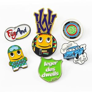 Vente en gros de badges métalliques personnalisés avec logo, design anime mignon, épingles en émail dur personnalisées - Product Image 1