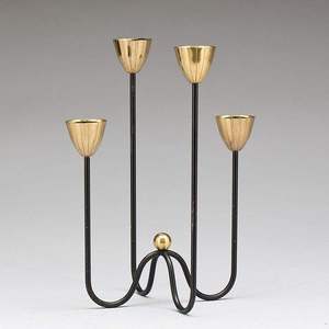 Support de bougie en métal électroplaqué design avec motif décoratif ajouré pour un intérieur moderne - Product Image 4