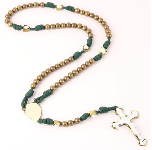 Collier de perles de <span class=keywords><strong>prière</strong></span> en bois et paracorde <span class=keywords><strong>pour</strong></span> hommes, chapelet catholique, collier avec crucifix, cadeau religieux, vente en gros - Product Image 4