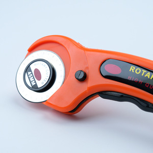 Taglierina Rotante Industriale in ABS da 45mm per Patchwork, Pelle, Fionda, Elastici, Taglio Tessuti, Manico Personalizzabile, Supporto ODM - Product Image 3
