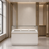 Luxuriöser Maßgefertigter Schmuck-Ausstellungsschrank mit LED-Beleuchtung Umweltfreundliche Schmuckvitrine für Einzelhandel Einkaufszentren & Ausstellungsräume
