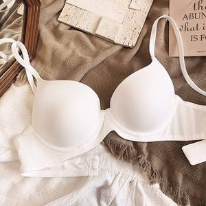 Fabricants Vente en Gros Français <span class=keywords><strong>Grande</strong></span> <span class=keywords><strong>Taille</strong></span> Sous-Vêtements pour Femmes Anneau en Acier Souple Soutien-Gorge Anti-Affaissement Petite Poitrine Froncée Sans Trace Soutiens-Gorge - Product Image 3