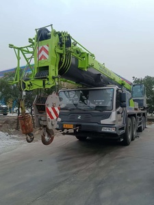 Grue sur camion d'occasion Zoomlion ZTC800H553 80 tonnes Modèle 2021 Hauteur de levage 74,5 m Moteur Weichai - Product Image 2
