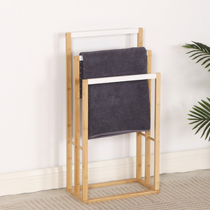Portasciugamani e Appendiabiti Multifunzionale in Bambù a 3 Ripiani Pieghevole, Supporto da Terra Moderno e Portatile - Product Image 5