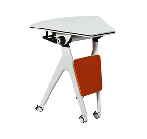 Mesa de entrenamiento plegable en forma de abanico con panel lateral naranja y ruedas para oficina, formación y discusiones en grupos pequeños - Product Image 1