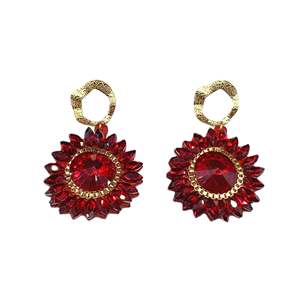 Boucles d'oreilles pendantes tendance, design fleur en cristal rouge, plaqué or, acier inoxydable 316L, bijoux durables et résistants - Product Image 1
