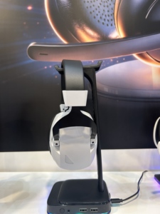 <span class=keywords><strong>Cuffie</strong></span> da Gaming Wireless 2.4G RGB con Tre Modalità, <span class=keywords><strong>Cuffie</strong></span> Over-Ear <span class=keywords><strong>per</strong></span> Gamer con <span class=keywords><strong>Microfono</strong></span> Staccabile - Product Image 4