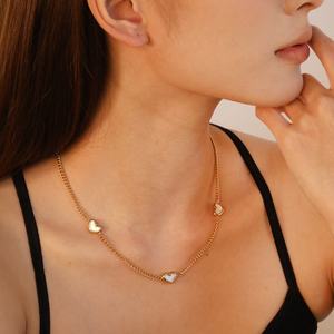 Collar de Acero Inoxidable Chapado en Oro PVD de 18K de Moda, Cadena Gruesa con Colgante de Corazón de Concha Simple para Mujer - Product Image 4