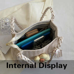 Bolso de hombro de paja tejido a mano para mujer, moderno y de moda para la playa. - Product Image 3