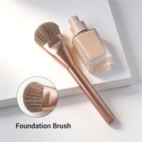 Pinceau de maquillage professionnel de haute qualité, personnalisé, à poils courbes et biseautés, manche en plastique rose doré, pour le visage.