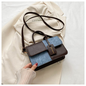 Sacs à main pour femmes en cuir PU tendance en gros, personnalisables avec logo, sacs carrés sous le bras, sacs bandoulière, sacs à épaule en bloc uni - Product Image 3