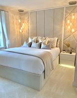 Lit King Size de Luxe en Bois pour Adultes, Tissu Confortable et Rembourrage Doux, Design Moderne, Mobilier de Chambre d'Hôtel, Fabriqué en Italie